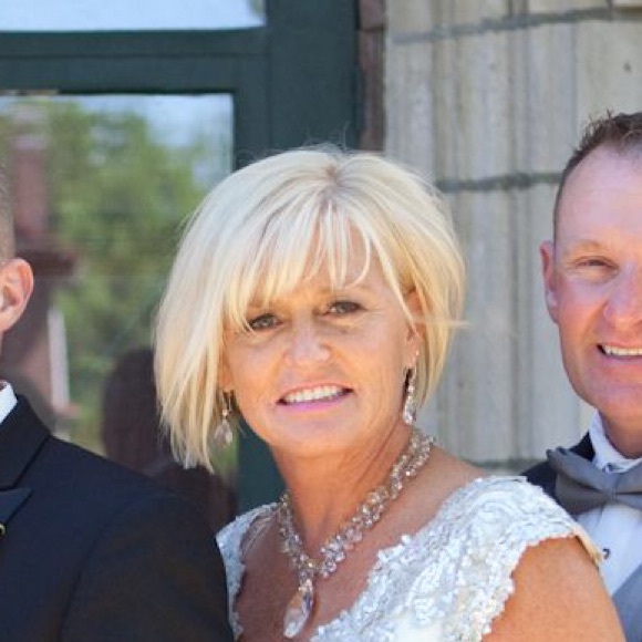 Meet your Posher, Sandra - Picture 1 of 1